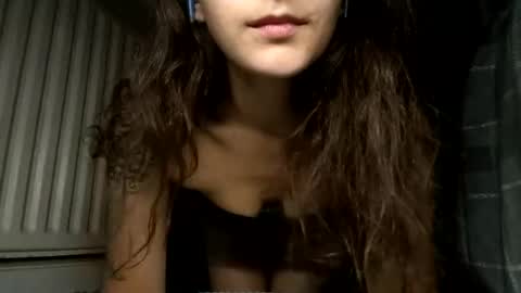 Snapshot of april_loves95 chatting on July 2, 2026, 9:32 pm april_loves95 online show from July 2, 2026, 9:32 pm