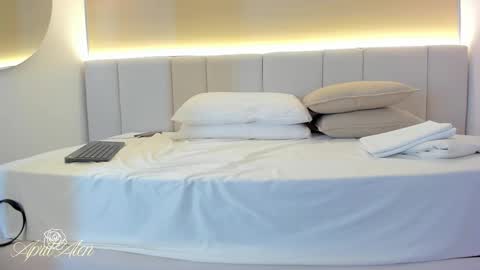 April online show from November 27, 2025, 5:31 am