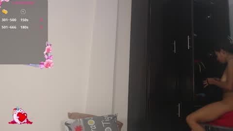 Snapshot of aprill7 chatting on November 26, 2025, 1:12 pm online show from November 26, 2025, 1:12 pm