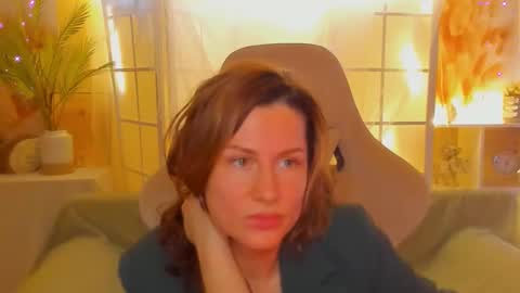 aprill_o_nill online show from December 4, 2024, 3:10 pm