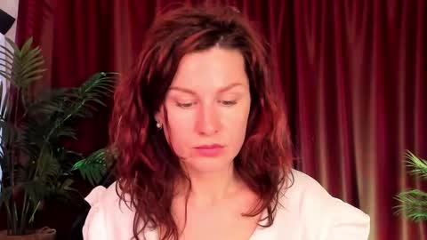 aprill_o_nill online show from May 14, 2026, 1:29 pm