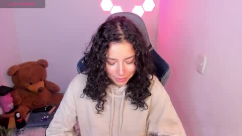 aqua emilly online show from April 18, 2026, 11:49 pm