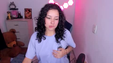 aqua emilly online show from April 28, 2026, 10:59 pm