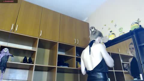 aqualen online show from October 10, 2025, 10:14 am