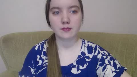 Josefin online show from November 10, 2025, 3:49 am