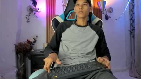 aquarius_xxx online show from November 6, 2025, 11:33 am