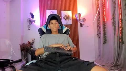 aquarius_xxx online show from November 7, 2025, 11:21 am