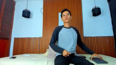 aquarius_xxx online show from November 17, 2025, 11:38 am