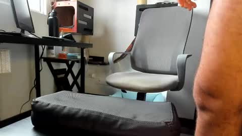 T. online show from April 7, 2026, 1:33 pm