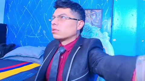 Snapshot of aquilestaylor chatting on June 1, 2026, 12:29 pm aquilestaylor online show from June 1, 2026, 12:29 pm