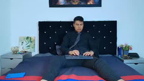 Snapshot of aquilestaylor chatting on June 25, 2026, 12:31 pm aquilestaylor online show from June 25, 2026, 12:31 pm