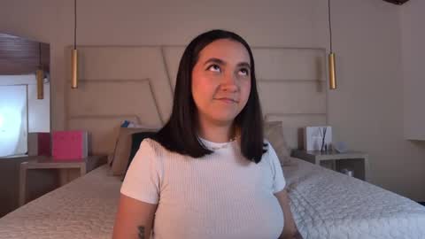 Snapshot of arabella__1 chatting on June 3, 2026, 12:02 am Arabella online show from June 3, 2026, 12:02 am