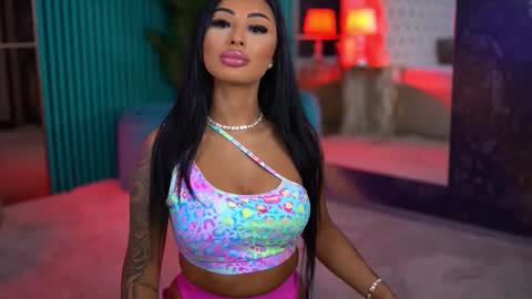 arabellaposh online show from November 7, 2025, 6:02 am