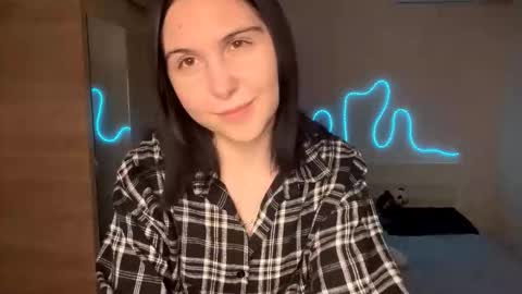 Emi online show from February 10, 2026, 4:44 pm