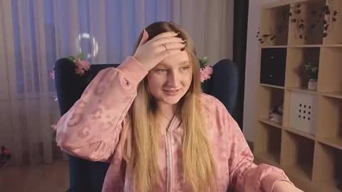 Snapshot of aracelieovaldi chatting on December 14, 2025, 4:18 am Valentina online show from December 14, 2025, 4:18 am