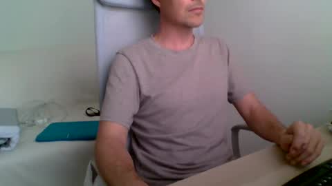 aragon9999 online show from October 2, 2025, 10:55 am