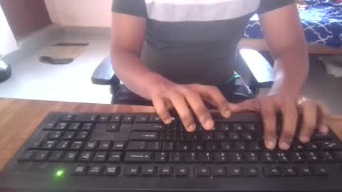 Snapshot of arahullovely chatting on December 8, 2024, 10:08 am Rahul online show from December 8, 2024, 10:08 am