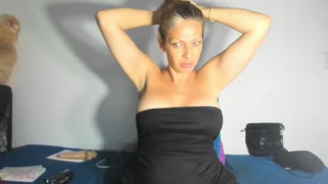 Snapshot of arantza_hill chatting on November 11, 2025, 2:55 am Arantza Hill online show from November 11, 2025, 2:55 am