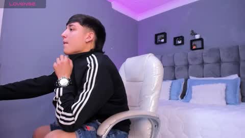 Snapshot of ares_di_martin chatting on November 8, 2025, 5:29 am Ares online show from November 8, 2025, 5:29 am