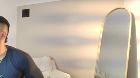 Snapshot of areslevi chatting on January 7, 2026, 6:32 pm ares levi online show from January 7, 2026, 6:32 pm