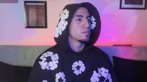 Snapshot of aresmassimox chatting on December 23, 2025, 5:38 am Mateo online show from December 23, 2025, 5:38 am