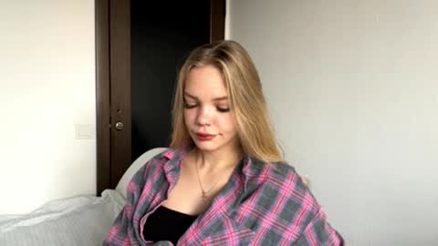 Amelia online show from November 17, 2025, 5:24 am