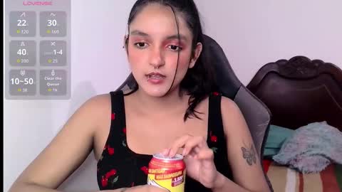 Snapshot of ari_20_ chatting on October 25, 2025, 1:35 am Bella online show from October 25, 2025, 1:35 am