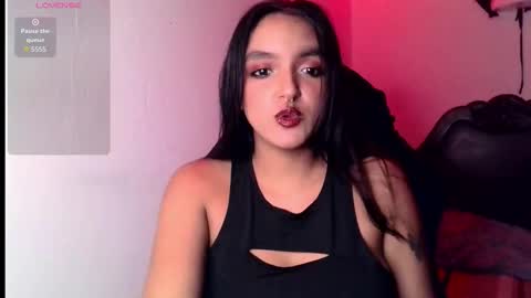 Snapshot of ari_20_ chatting on November 2, 2025, 1:52 am Bella online show from November 2, 2025, 1:52 am