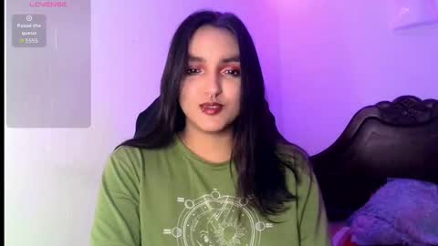 Snapshot of ari_20_ chatting on November 5, 2025, 12:21 am Bella online show from November 5, 2025, 12:21 am