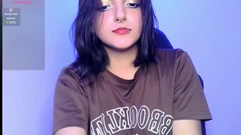 Snapshot of ari_20_ chatting on November 29, 2025, 9:07 pm Bella online show from November 29, 2025, 9:07 pm