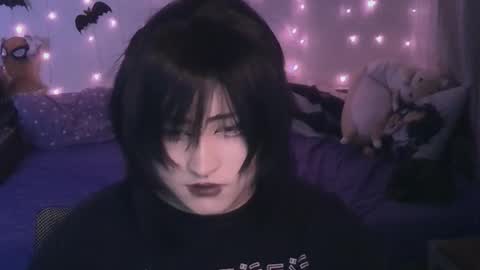 Ahri online show from March 5, 2025, 3:51 pm