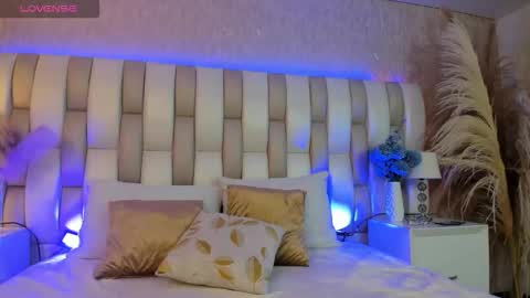 ari_lynn_ online show from November 27, 2025, 3:19 am