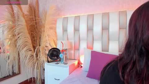 ari_lynn_ online show from January 13, 2026, 3:12 am