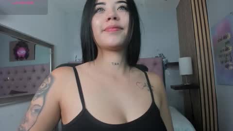 Snapshot of aria__monroe chatting on March 12, 2026, 10:32 am aria__monroe online show from March 12, 2026, 10:32 am