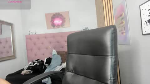 Snapshot of aria__monroe chatting on March 14, 2026, 10:42 am aria__monroe online show from March 14, 2026, 10:42 am