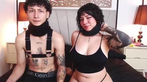 aria y orien  online show from March 10, 2025, 11:10 am