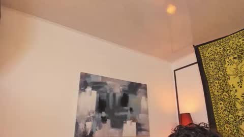 aria y orien  online show from September 14, 2025, 12:59 pm