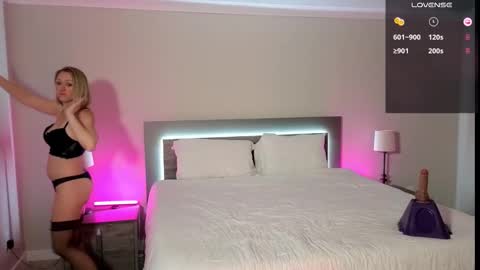 Aria B online show from November 17, 2025, 1:33 am