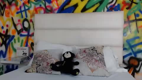 Snapshot of aria_martiin chatting on December 22, 2024, 11:44 am aria online show from December 22, 2024, 11:44 am