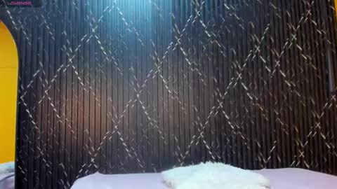 Aria Millers  online show from October 12, 2025, 12:48 pm