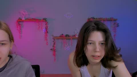 aria_wild_ online show from April 7, 2026, 8:59 am