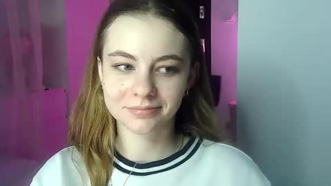 AriaCreazy online show from December 4, 2024, 9:24 pm