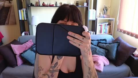 Adriana online show from January 12, 2025, 11:07 am