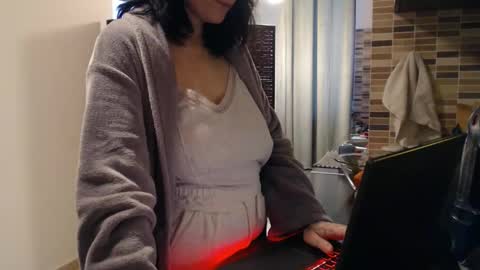 Adriana online show from December 15, 2025, 1:04 pm