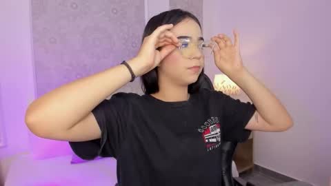 Snapshot of ariadna_boneville chatting on February 17, 2026, 8:04 pm A R I A D N A online show from February 17, 2026, 8:04 pm