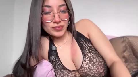 Snapshot of ariadnaz chatting on February 4, 2026, 1:50 pm ARIADNA IM NEW HERE THANK YOU VERY MUCH FOR FOLLOWING ME online show from February 4, 2026, 1:50 pm