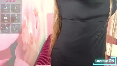 AriaGray online show from November 3, 2025, 2:29 pm