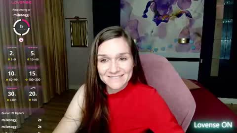 Snapshot of ariagrays chatting on July 16, 2026, 9:43 pm AriaGray online show from July 16, 2026, 9:43 pm