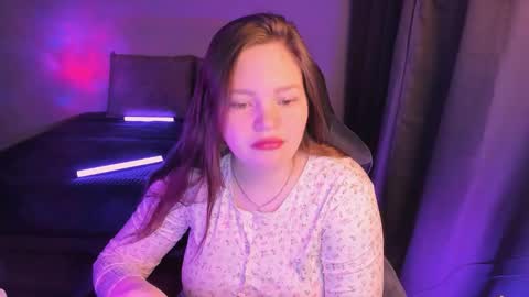 Snapshot of arialane_ chatting on October 5, 2025, 6:06 pm Aria online show from October 5, 2025, 6:06 pm