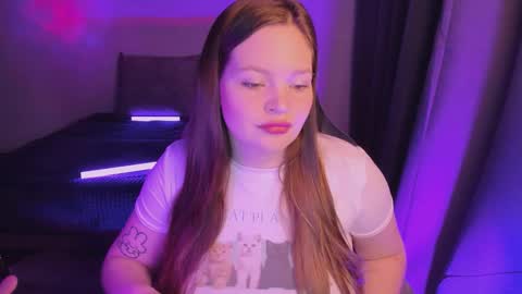 Snapshot of arialane_ chatting on October 6, 2025, 6:16 pm Aria online show from October 6, 2025, 6:16 pm